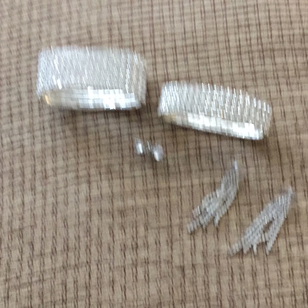 Bracelets and earrings - Picture 1 of 2